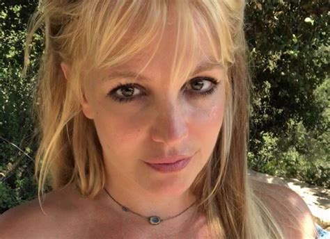 Britney Spears posts naked pictures on Instagram as a ‘free。